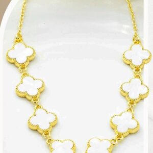 COLLAR TREBOL BLANCO